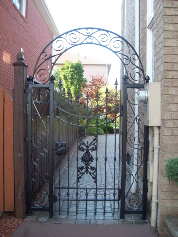 Iron-Gate